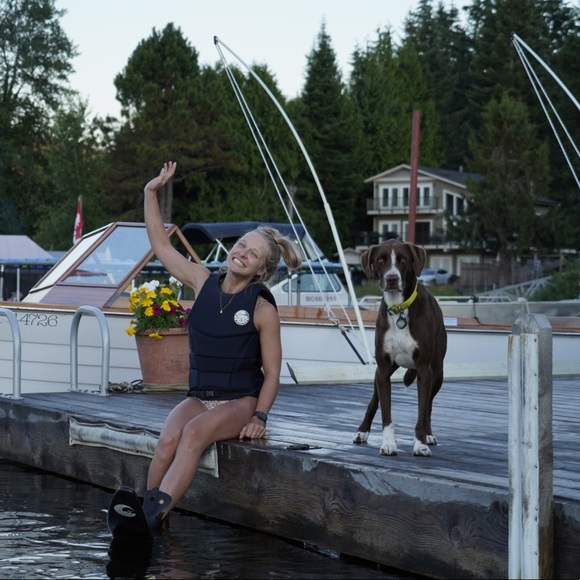 Meet your Posher, Taylor - Picture 4 of 4